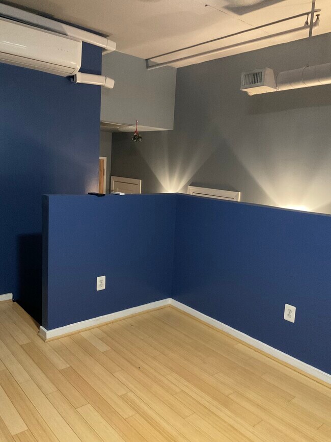 Building Photo - 701 Lamont St NW