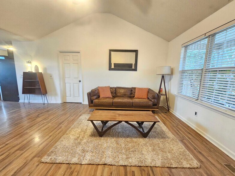 Building Photo - 4797 E Richmond Shop Rd