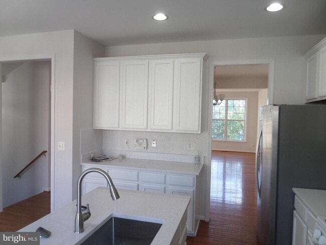 Building Photo - 45788 Smoketree Terrace