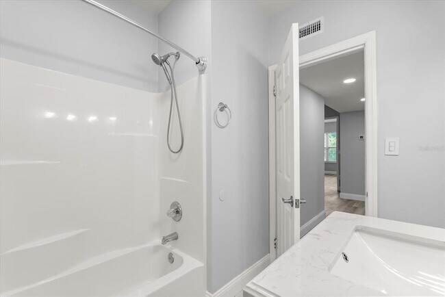 Building Photo - 808 Herman Ave