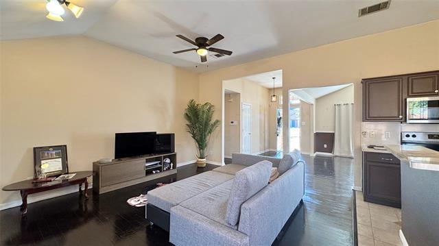 Building Photo - 610 Brookside Dr