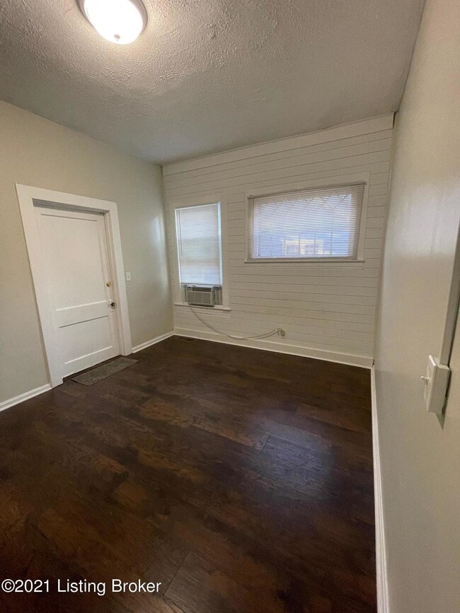 Building Photo - 123 N Keats Ave