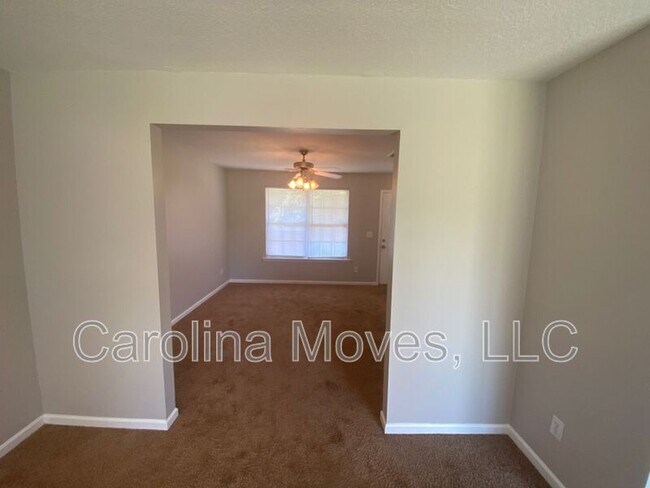 Building Photo - 204 Reidville Rd