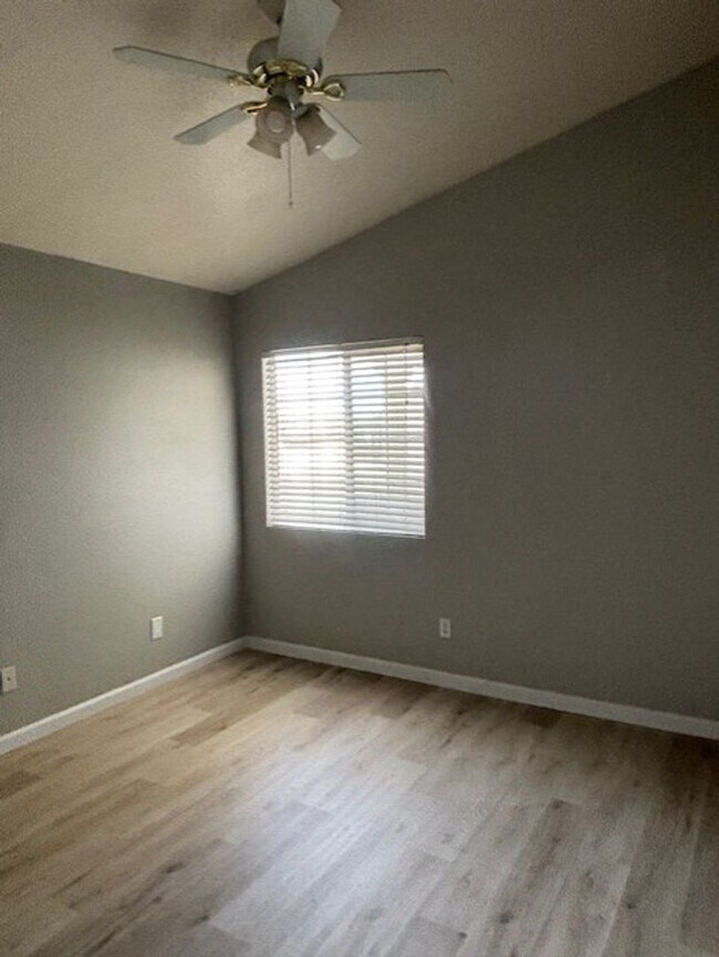 Building Photo - 122 Red Coral Dr