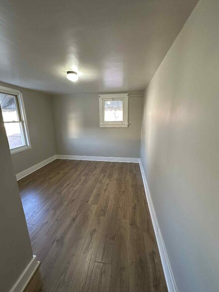 Building Photo - 1247 Leishman Ave