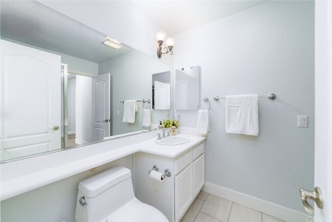 Building Photo - Beautiful Tuscany Hills 5 Bedroom Home