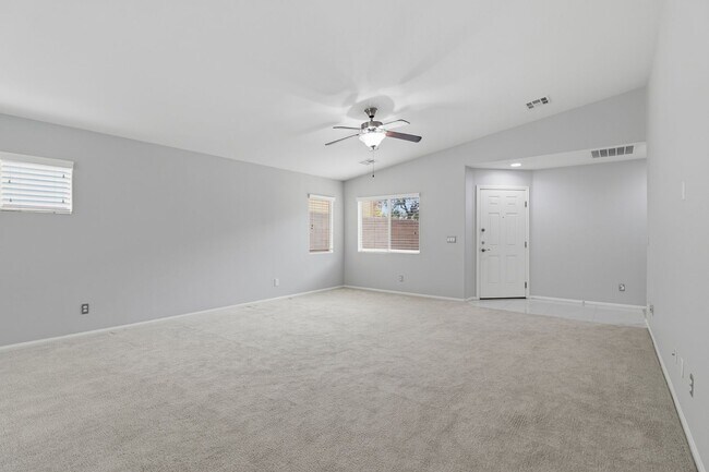 Building Photo - SW!!! Casita!!!! Single Story!!! 4 Bedrooms!!! Gated!!! End or Cut De Sac!!! Community green area...