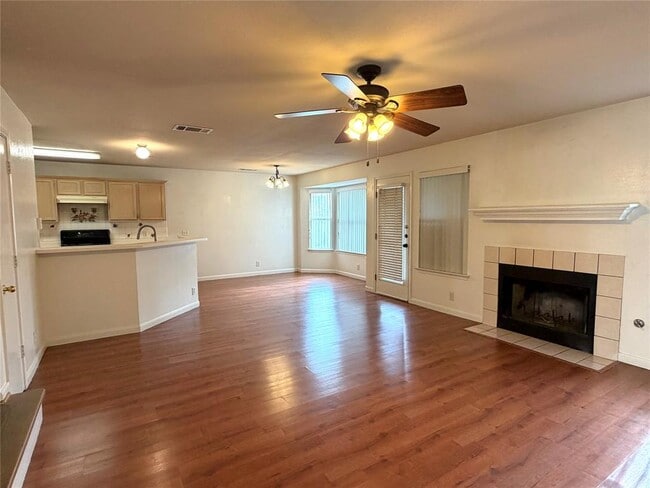 Building Photo - 1121 Stephanie Lee Ln