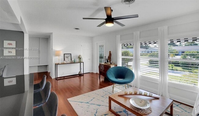 Building Photo - 640 NW 12th Ave