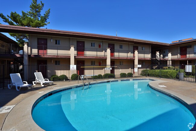 Pool - Casa Del Sol Apartments