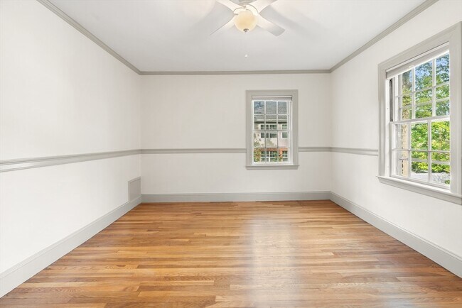 Building Photo - 316 Russett Rd