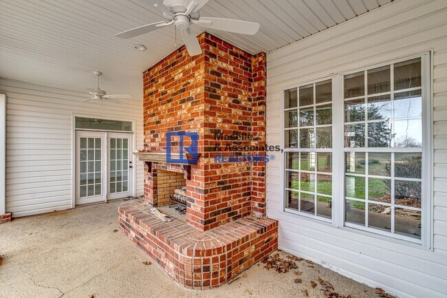 Building Photo - 200 Cripple Creek Rd