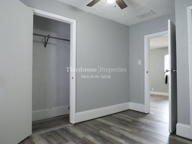 Building Photo - 1225 E 14th St