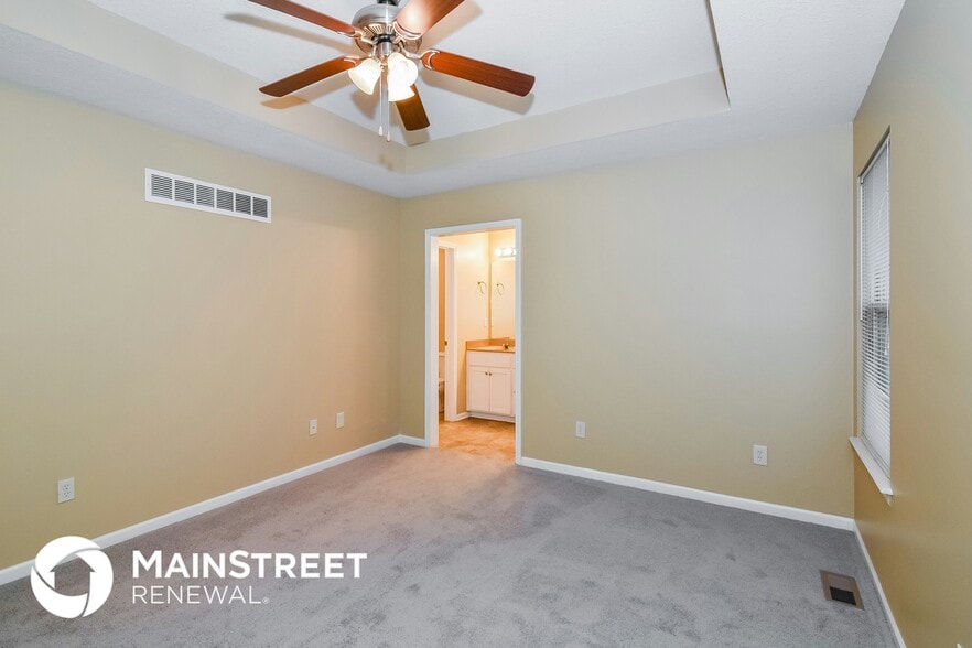 Building Photo - 1602 NW Hilltop Ln