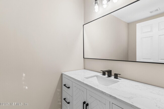 Building Photo - 452 Dutton Island Rd W