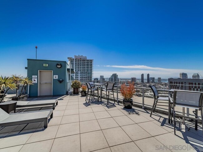 Roof Deck - 1080 Park Blvd