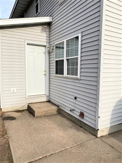 Building Photo - 442 Ferry St