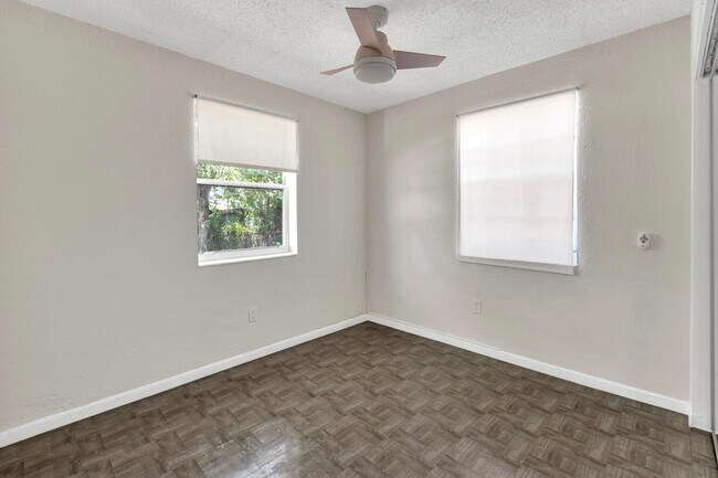 Building Photo - 261 NE 42nd St