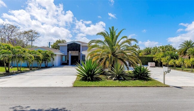 Building Photo - 13540 SW 98th Ct