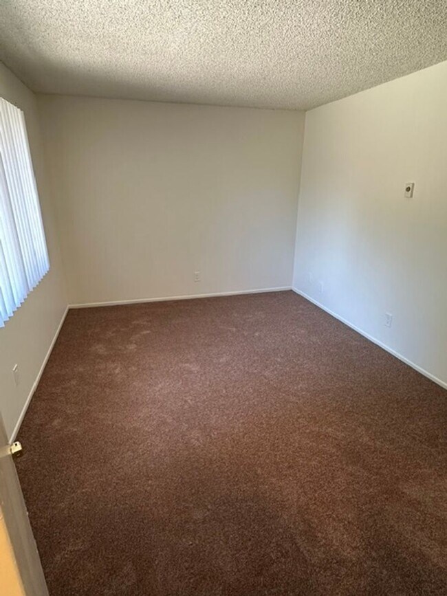 Building Photo - $300 MOVE-IN BONUS! 2 BEDROOM MARINA VILLAGE TOWNHOUSE IN PORT HUENEME