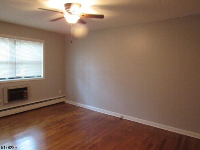 Building Photo - 1 Colonial Dr