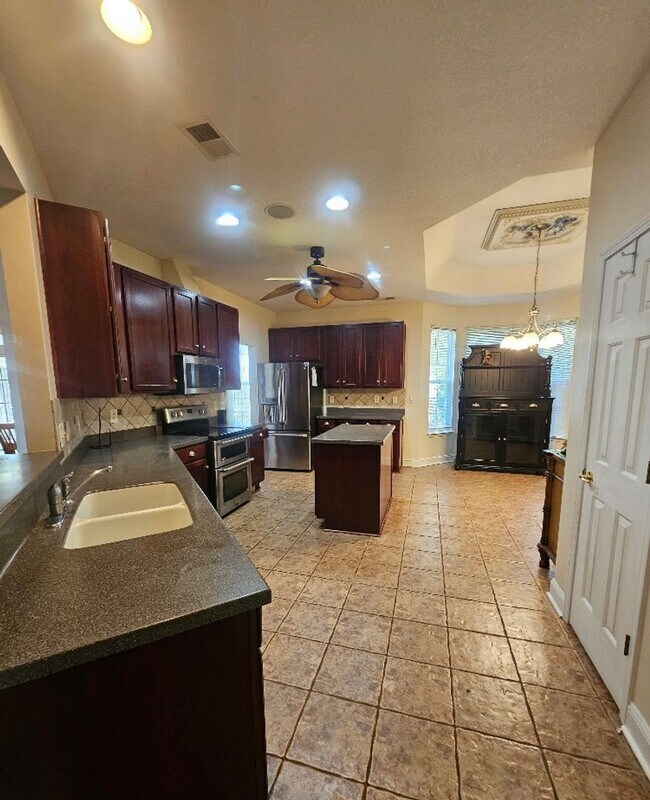 Building Photo - Waterford Plantation Home in Carolina Forest