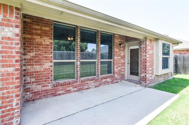 Building Photo - 2105 Woodhaven Dr