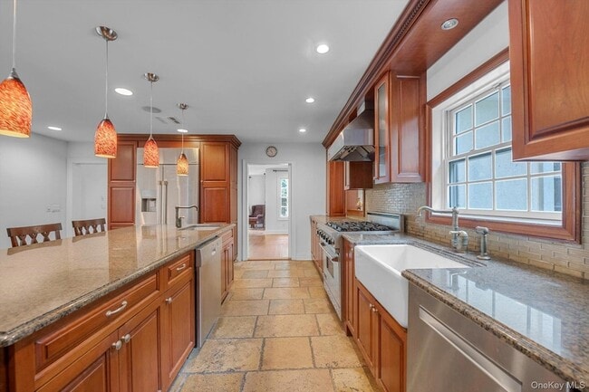 Building Photo - 87 Arleigh Rd