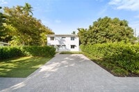 Building Photo - 1117 SW 13th St