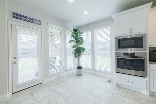 Building Photo - 3530 Auburn Creek Cir