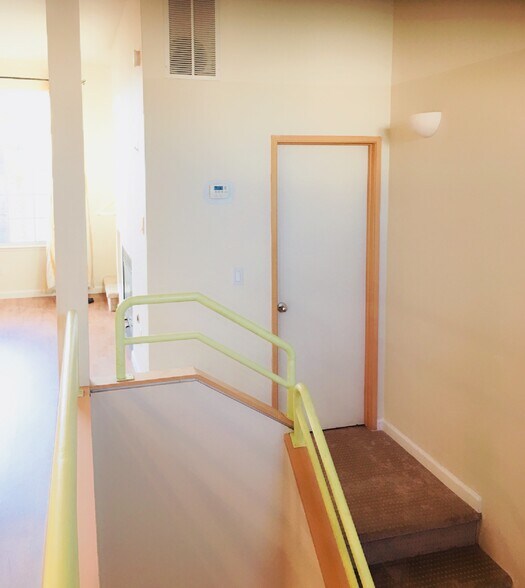 Building Photo - 342 Montecito Way