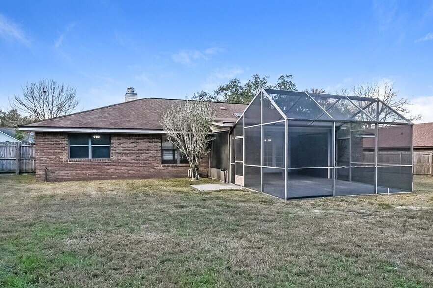 Building Photo - 970 Sandstone Dr