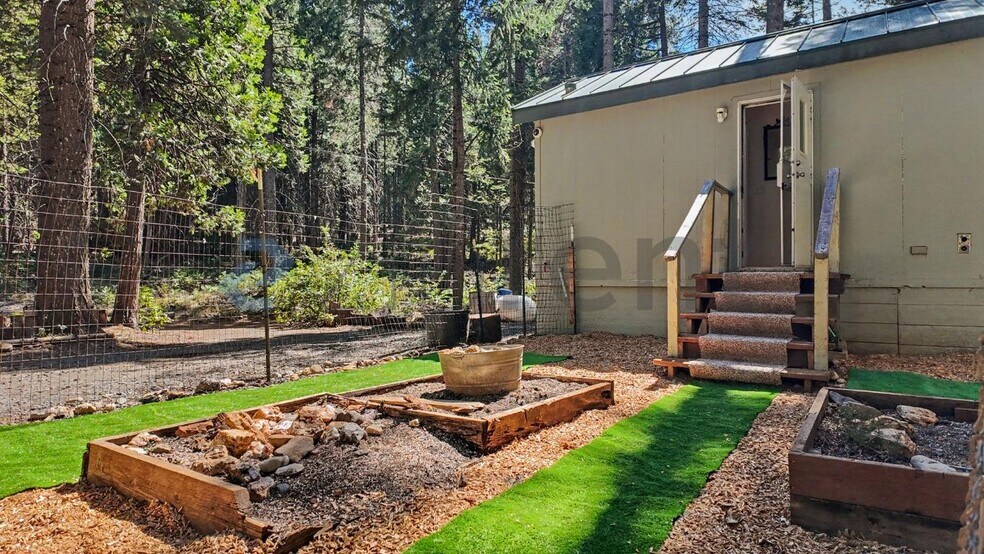 Building Photo - Unit