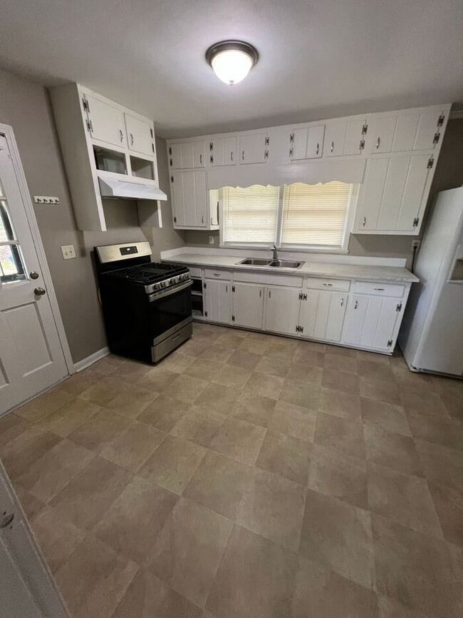 Building Photo - Beautiful 3 bedroom house in Lawrenceville!