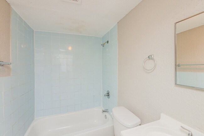 Building Photo - 1826 NW 85th St