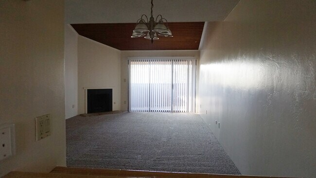 Primary Photo - 2531 Olive St