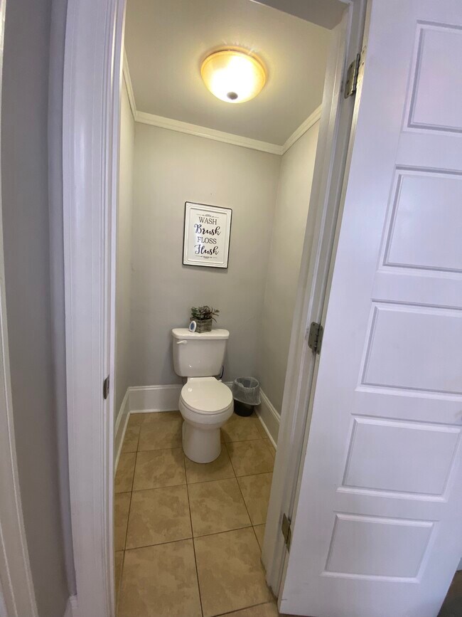 Full Bathroom - 1541 Wilmore Dr