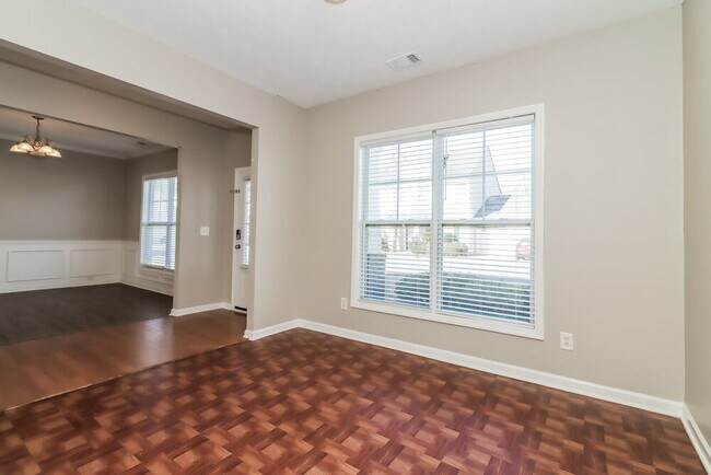 Building Photo - 502 Sweet Bay Ct