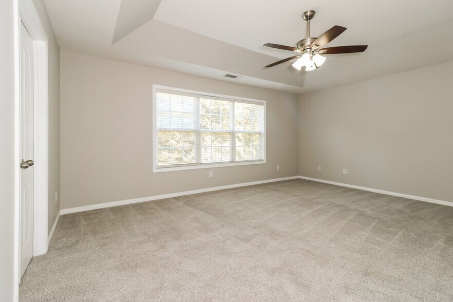 Building Photo - 6682 Silk Tree Pointe