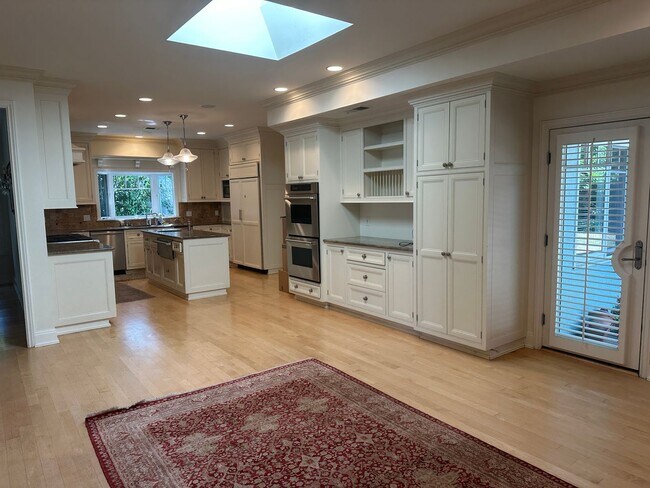 Building Photo - Beautifully Appointed 4 Bed, 2.5 Bath Home...