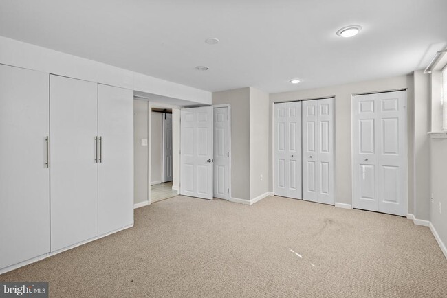 Building Photo - 328 Edgemere Dr