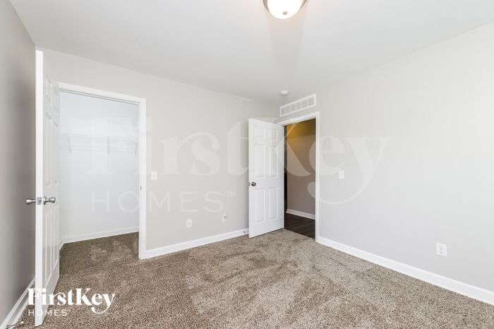 Building Photo - 4971 Trent Hill Dr
