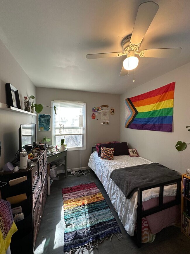 Building Photo - 4 Bedroom house on the East-side, Move-in August 10th 2026