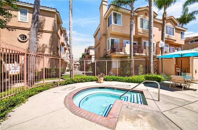 Building Photo - 14099 Lemoli Ave