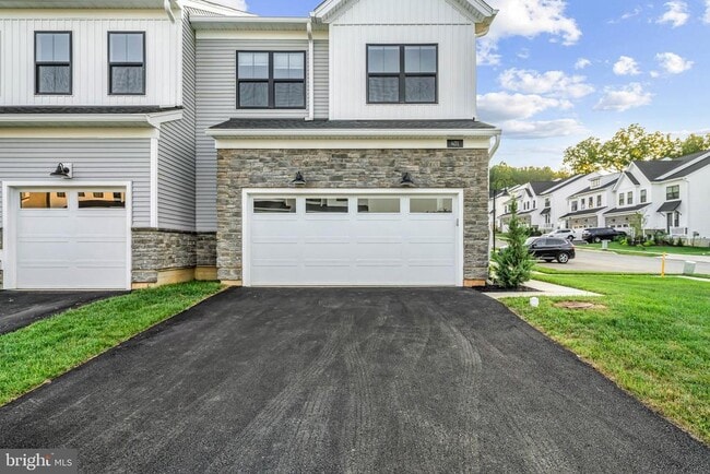 Building Photo - 401 HARTNUP St