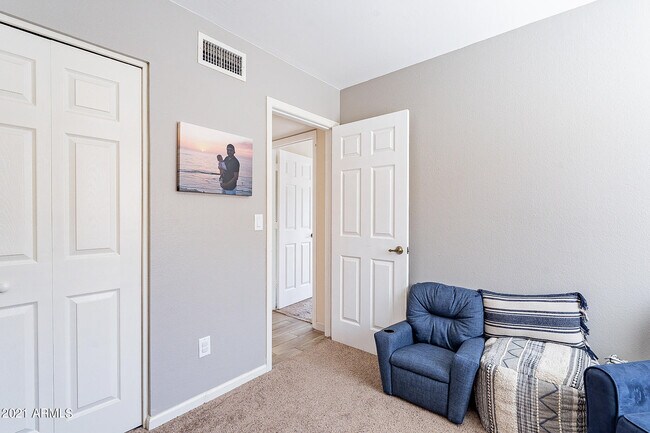 Building Photo - 4353 E Pearce Rd