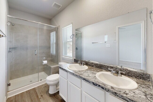 Building Photo - 2-Bedroom 2.5-Bath, 2 car garage, modern home