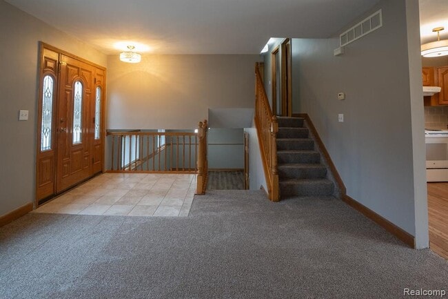 Building Photo - 1555 E South Blvd