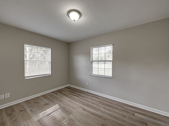 Building Photo - Discover the charm of this delightful home nestled in the serene and welcoming community of North...