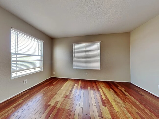 Building Photo - 38645 Annette Ave